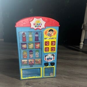Ryan’s World Vending Machine Toy - Red, Blue, Yellow